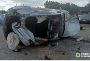 П'ять осіб травмовано внаслідок зіткнення Tesla з припаркованими автомобілями в Полтаві
