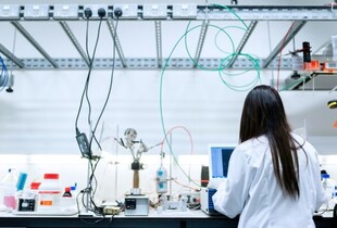 Близько 1 % науковців щорічно виїзжають росії - СЗР