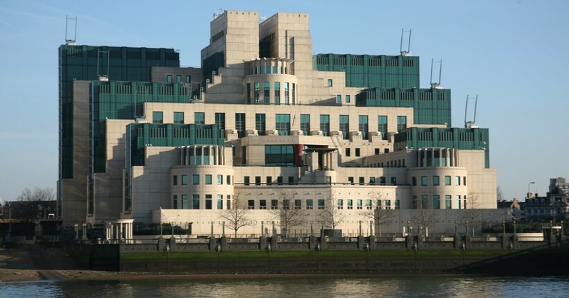 Британську розвідку MI6 вперше очолить жінка: хто замінить Річарда Мура