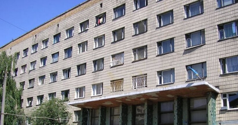 У Києві під час атаки рф пошкоджено гуртожиток авіаційного інституту