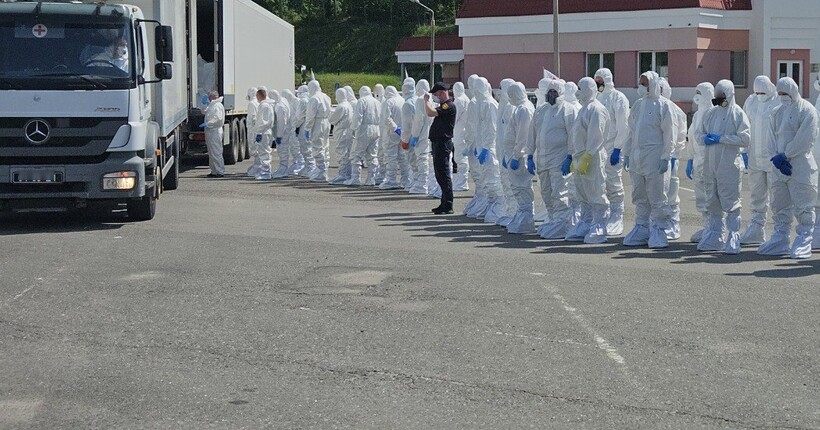 росія передала тіла своїх солдатів разом із полеглими українськими захисниками - МВС