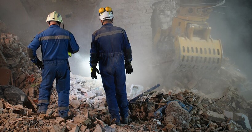 У Києві зросла кількість загиблих та постраждалих внаслідок російського удару: роботи тривають