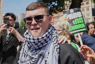 Репера Kneecap звільнено під заставу у справі про підтримку 