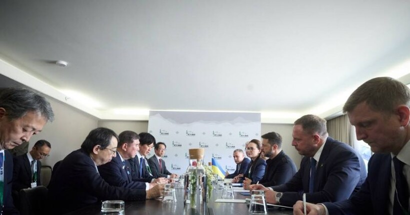 Зеленський зустрівся з прем’єром Японії на саміті G7: про що домовились