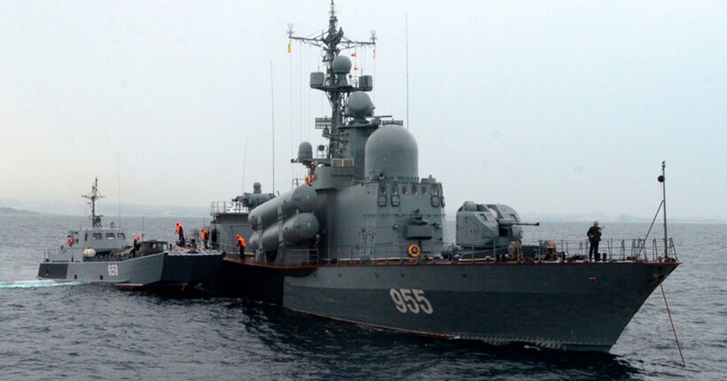 Армія рф тримає у Чорному морі носій крилатих ракет 