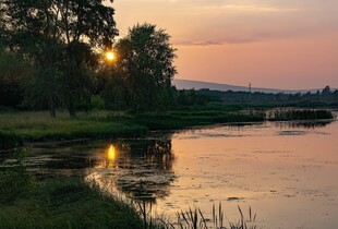 Росіяни переправляють мотоцикли через Оскіл на плотах - ОТУ 