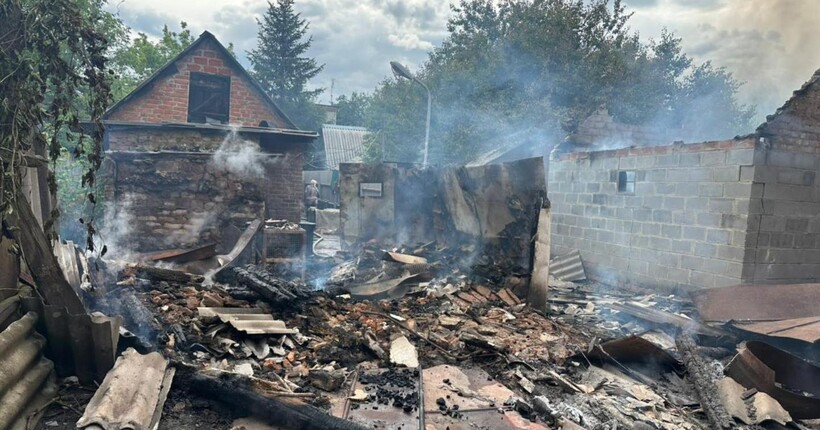 Дрони армії рф атакували село на Харківщині: поранено 80-річного чоловіка