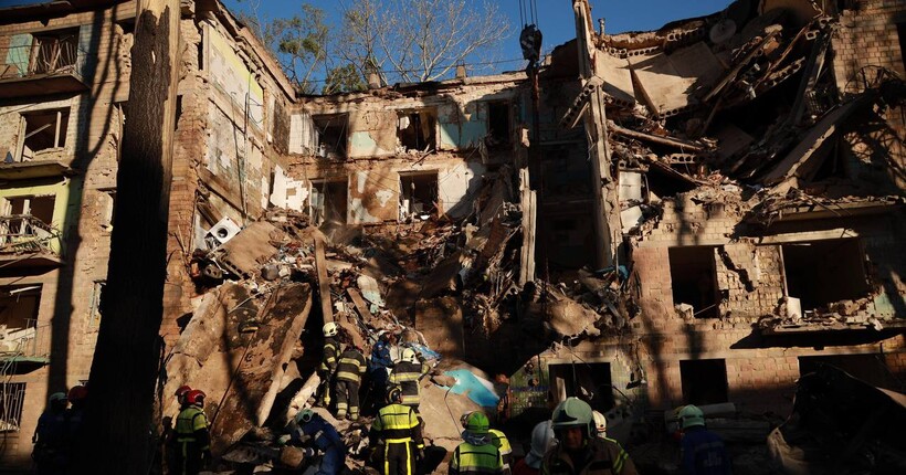 У поліції показали перші хвилини після ворожого удару по Києву (відео)
