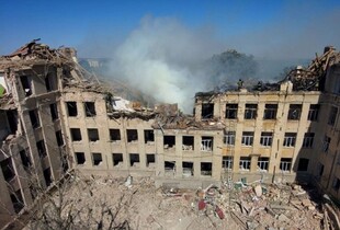 Атака на Білгород-Дністровський: двоє людей загинуло, щонайменше 14 постраждало (фото, відео)
