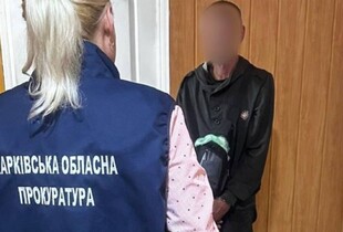 Зґвалтував трьох своїх неповнолітніх падчерок: чоловіка затримали