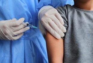 Мільйони дітей знаходяться у групі ризику через зниження рівня вакцинації у світі