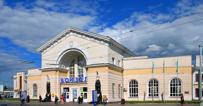 У Полтаві після атаки ворога пошкоджено залізничний вокзал - 