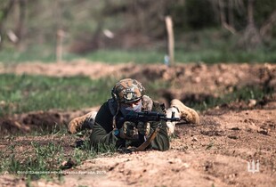 Вже декілька днів поспіль ворог намагається захопити Кам'янське на Запоріжжі - Волошин