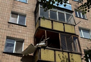 У Конотопі один із ворожих БпЛА влучив у балкон багатоповерхівки