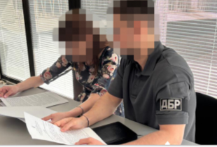 ДБР оголосило підозру двом шахраям у привласненні квартир померлих на 3,6 млн грн