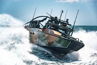 Зеленський привітав воїнів ВМС ЗСУ з професійним святом: тримають оборону на воді суші і прикривають небо