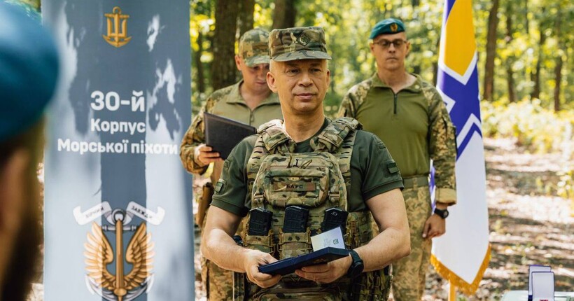 Сирський відвідав позиції морпіхів на Донеччині