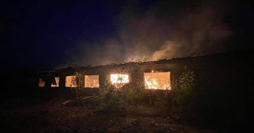 Ворожа атака на Житомирщину: пошкоджені житлові будинки та виробничі приміщення