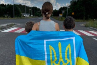 З окупації евакуювали маму з трьома дітьми: дітей цькували за українську ідентичність