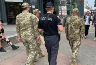 Професор політології: Удари по ТЦК не впливають на мобілізацію, але держава має жорстко реагувати