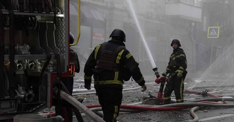 Росіяни вночі атакували Київ дронами та балістикою: двоє загиблих, 13 постраждалих
