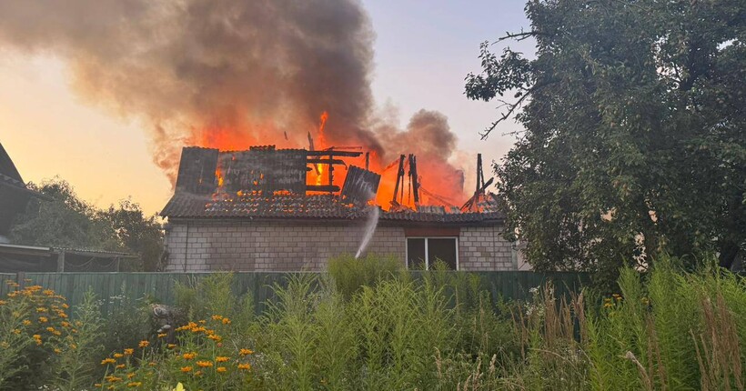 Київщина: внаслідок нічної атаки пошкоджено 28 будинків і понад 30 авто