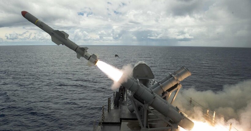 У ВМС повідомили скільки кораблів рф перебувають у Чорному та Азовському морях