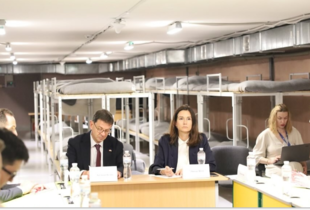 Президентка парламенту Швейцарії провела дві години в бункері через російські дрони
