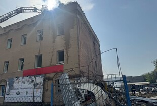 Армія рф вдарила по центру Слов’янська: загинув чоловік, пошкоджено школу та адмінбудівлю