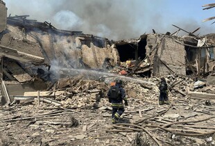 У Костянтинівці окупанти вдарили по адмінбудівлі: загинула одна людина