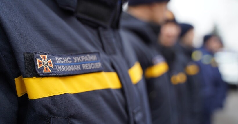 На Київщині рятувальники дістали з водойми тіло загиблого чоловіка