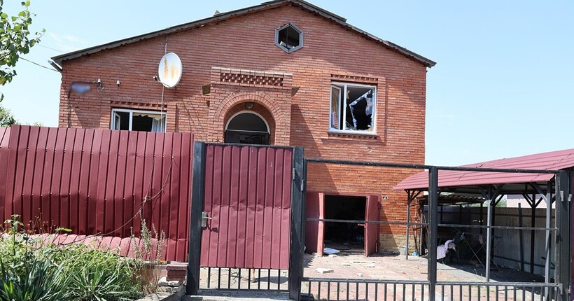 Стали відомі нові деталі сьогоднішньої атаки на Слов'янськ: поранено маму та дитину (фото)
