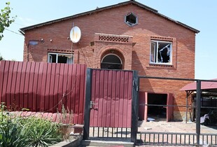Стали відомі нові деталі сьогоднішньої атаки на Слов'янськ: поранено маму та дитину (фото)