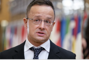 Сіярто заявив, що мирним ініціативам Трампа завадили Україна та ЄС