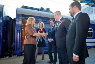 До Києва прибула премʼєр-міністр Латвії Евіка Сіліня