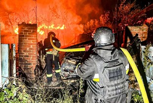 Внаслідок нічної атаки на Харківщині спалахнули пожежі у двох локаціях (фото)