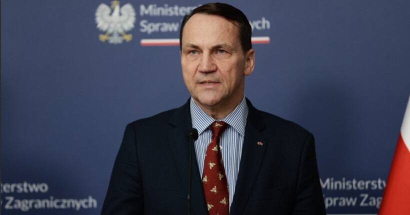 У Польщі відповіли, хто має платити за американську зброю для України - не Європа