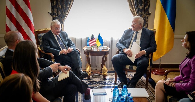 Сибіга зустрівся зі Келлогом: Настав час просувати мир силою