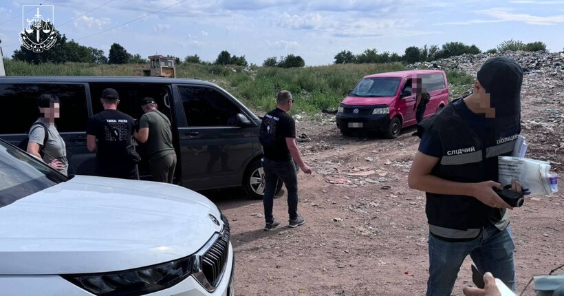 На Київщині викрили незаконне сміттєзвалище під Фастовом: трьом посадовцям повідомлено про підозру