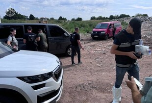 На Київщині викрили незаконне сміттєзвалище під Фастовом: трьом посадовцям повідомлено про підозру