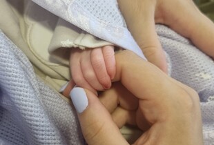 Народжуваність в Україні впала у більш ніж двічі: на одного малюка припадає троє померлих
