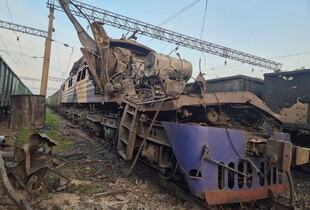 Росіяни вдруге за добу вдарили по залізниці: під удар потрапив локомотив 