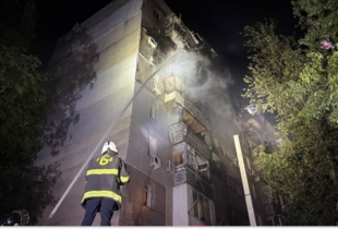 В Одесі внаслідок атаки дронів загинула жінка, рятувальники ліквідували масштабну пожежу