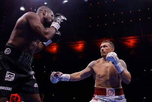 Усик - знову абсолютний чемпіон світу: як в Україні привітали боксера з перемогою