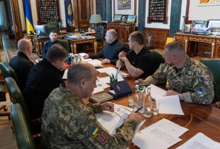 Зеленський провів робочу нараду: говорили про дрони