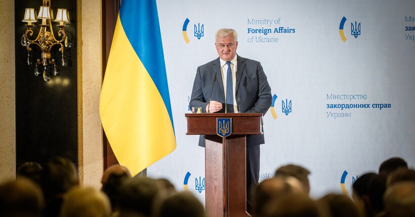 Сибіга заявив про плани відкриття понад 10 нових консульських установ до кінця 2025 року