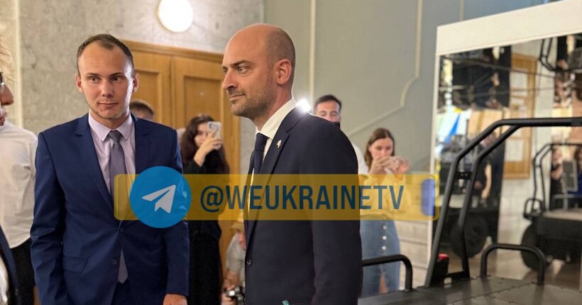 МЗС Франції ознайомився із озброєнням українського виробництва (відео)