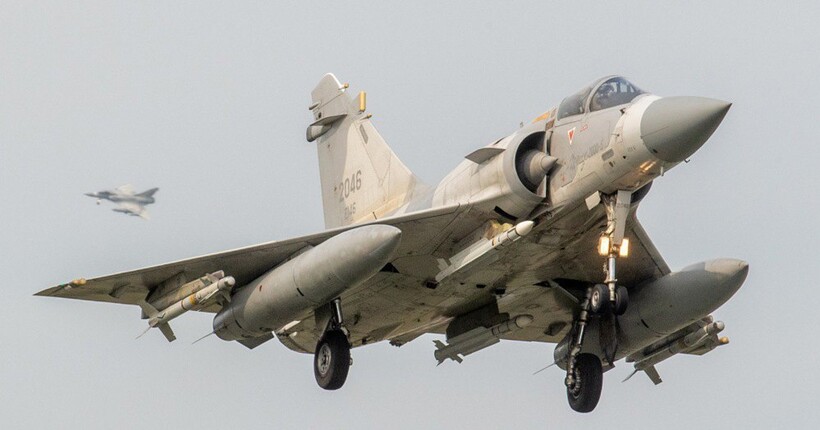 Повітряні Сили заявили про втрату винищувача Mirage-2000: пілот катапультувався