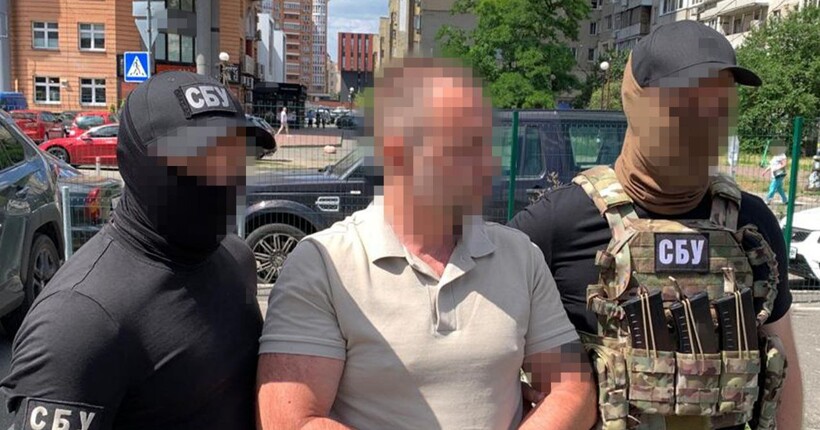 Розкрадали кошти з фонду соцдопомоги тяжкохворим: СБУ затримала ексочільника департаменту КМДА