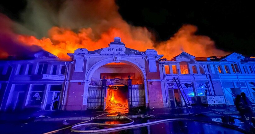 В Одесі внаслідок ворожої атаки горів Привоз